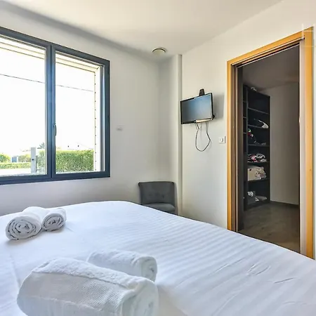 Grande Dans Les Marais Olonnais * Olonne-sur-Mer